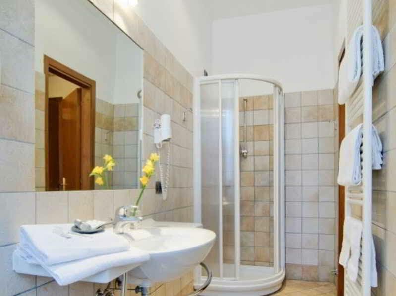 Antico Albergo Madonna Legnano Buitenkant foto